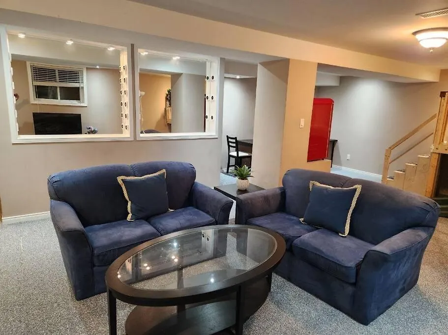 Spacious & Comfortable 1Br Unit, Peaceful Setting オタワ